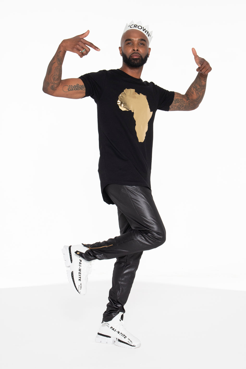 Africa Curved Hem Graphic T-Shirt (Gold) - pacorogiene